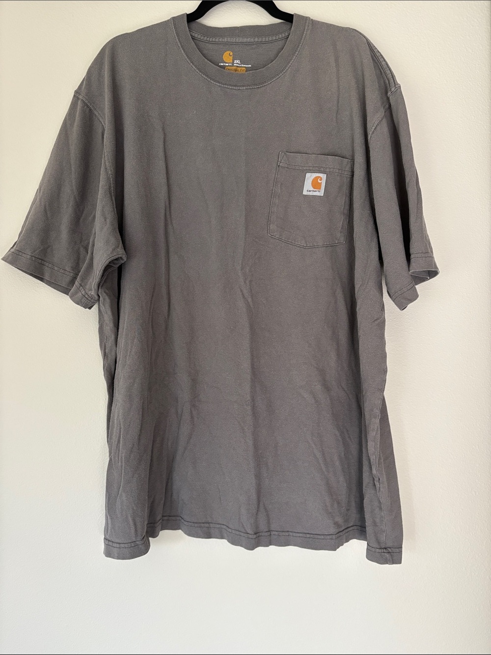 Carhartt Men's Short Sleeve Pocket Tee in Charcoal